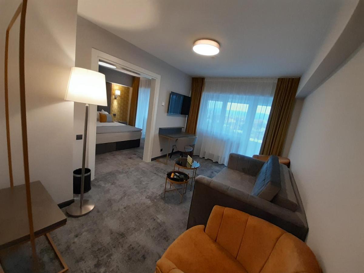Hotel Univers Cluj-Napoca Luaran gambar
