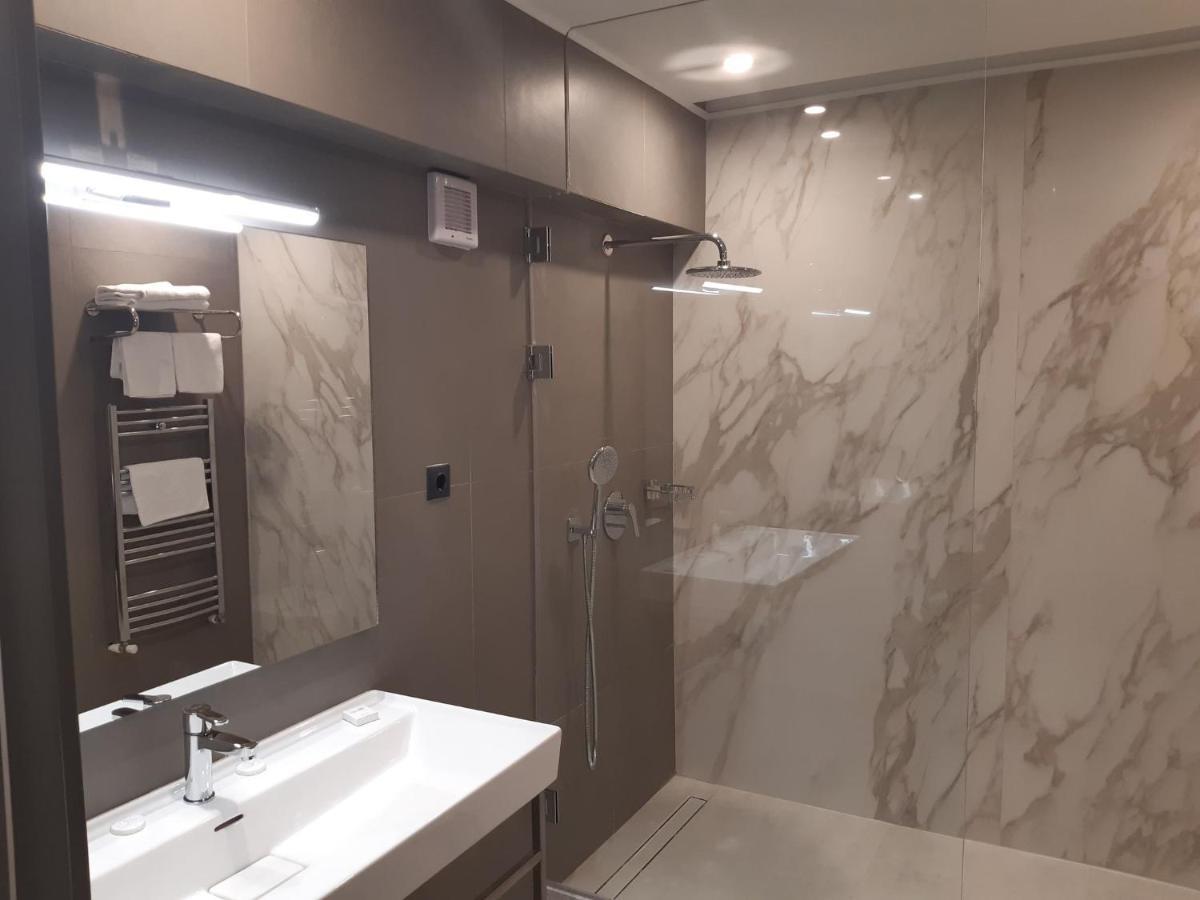Hotel Univers Cluj-Napoca Luaran gambar