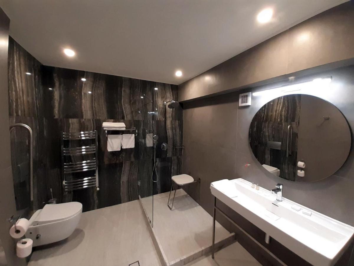 Hotel Univers Cluj-Napoca Luaran gambar