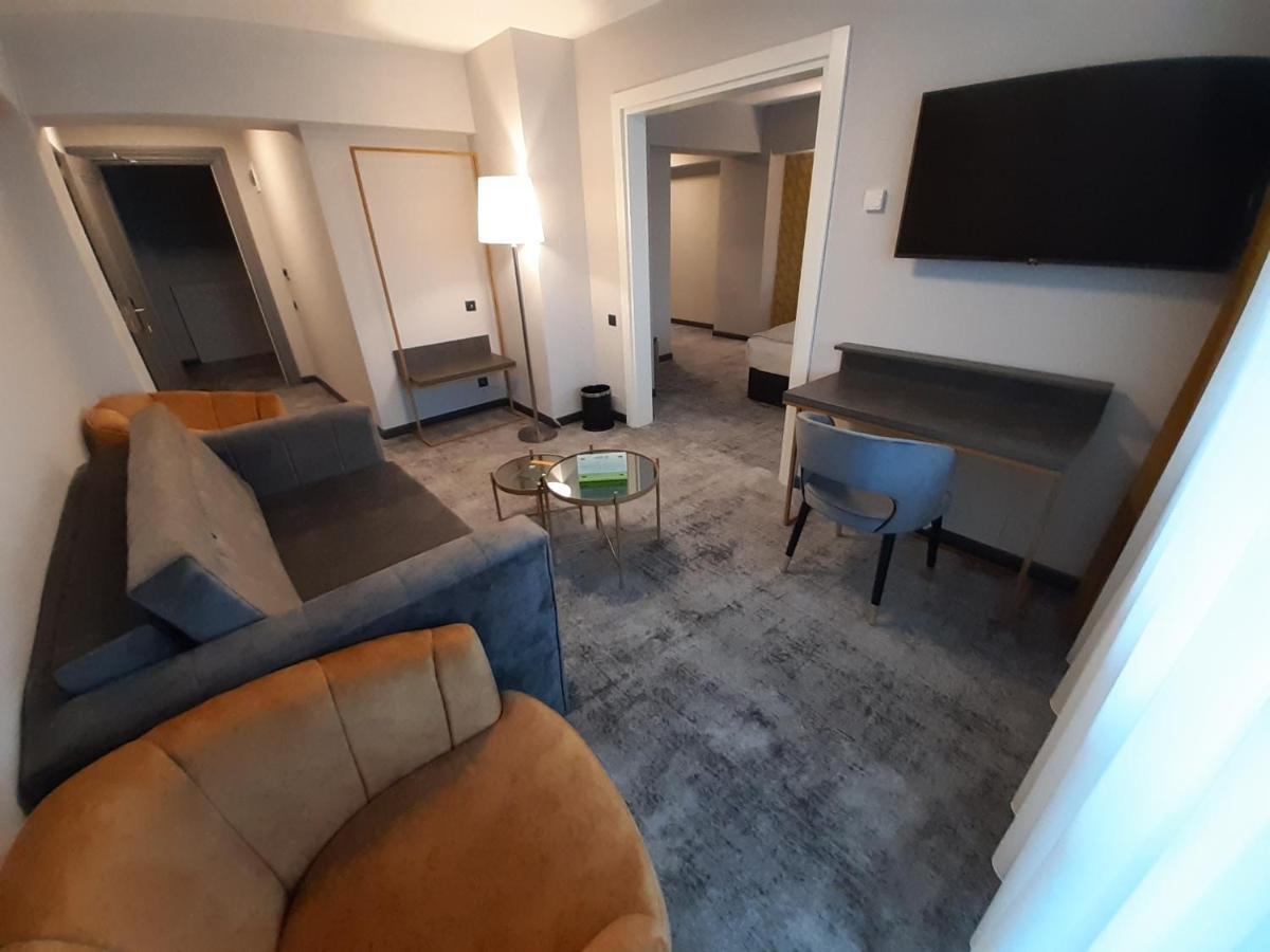Hotel Univers Cluj-Napoca Luaran gambar