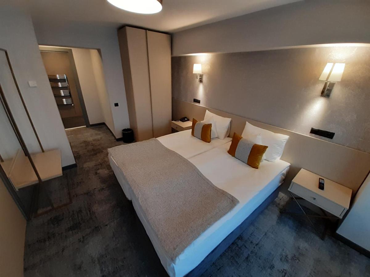 Hotel Univers Cluj-Napoca Luaran gambar