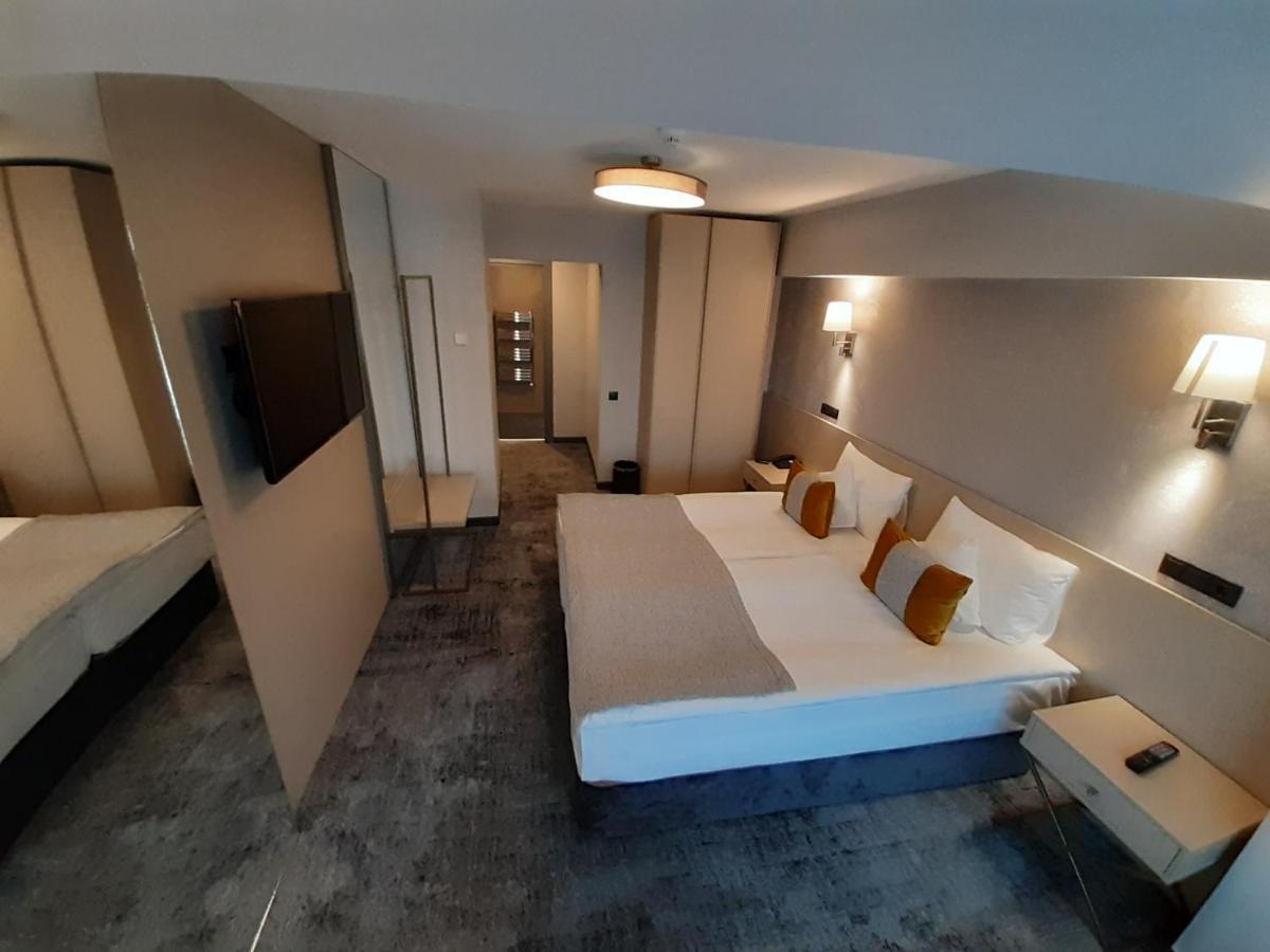 Hotel Univers Cluj-Napoca Luaran gambar