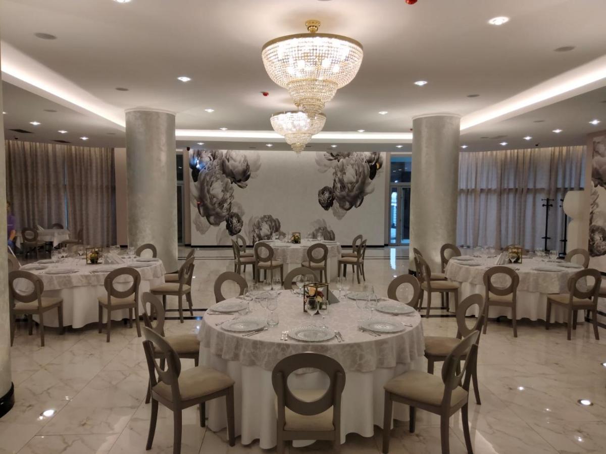 Hotel Univers Cluj-Napoca Luaran gambar