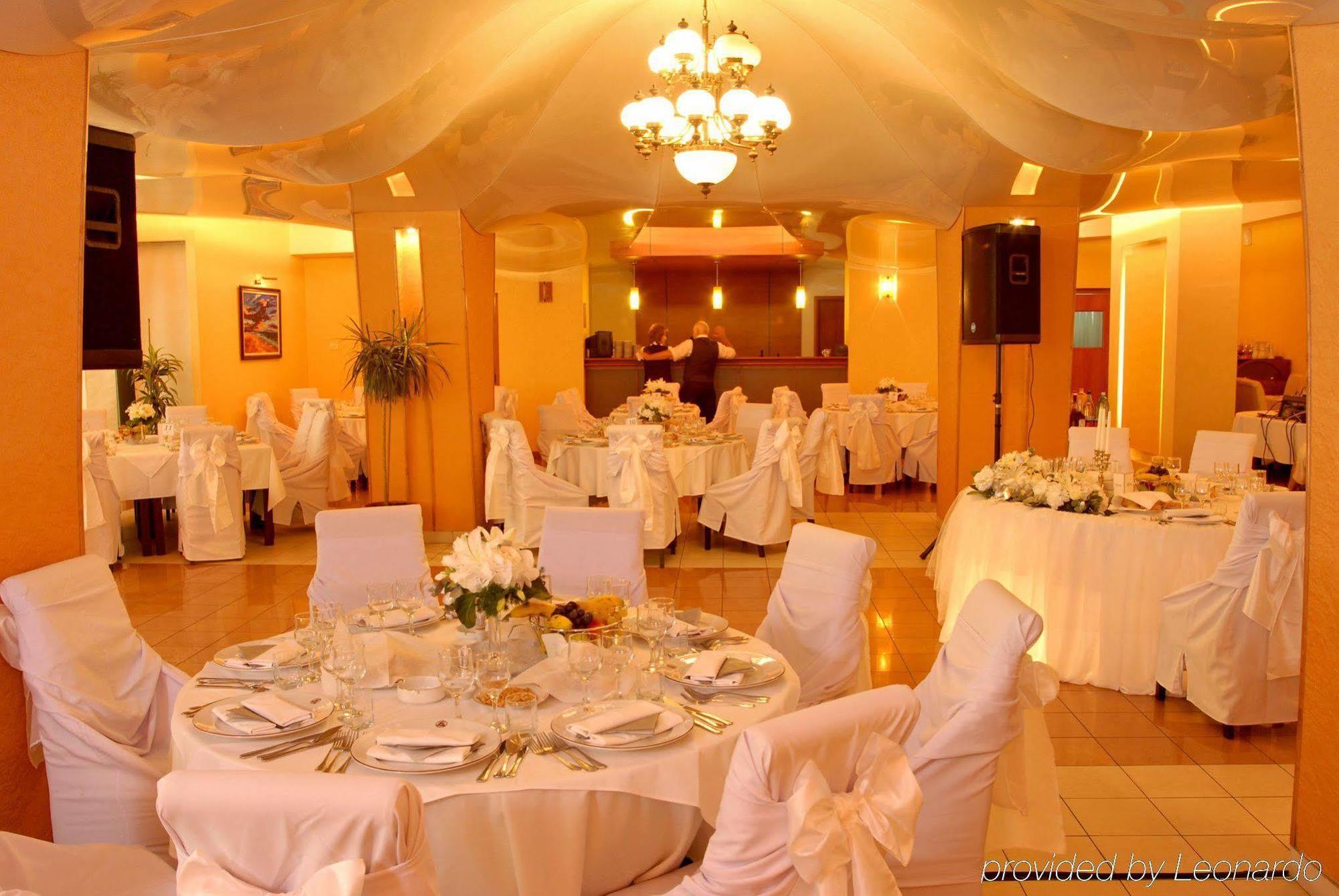 Hotel Univers Cluj-Napoca Restoran gambar